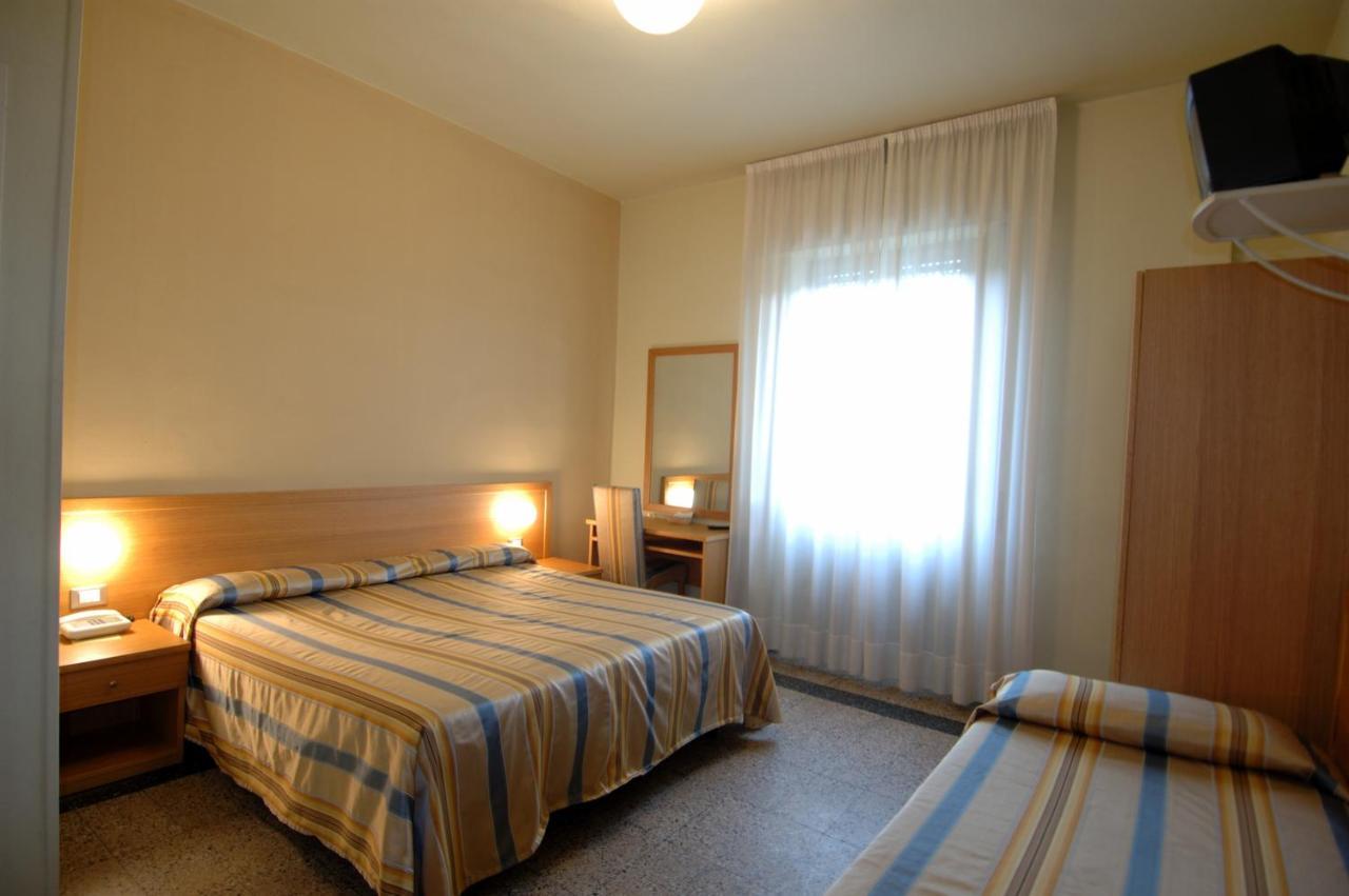 Hotel Moderno Πίζα Δωμάτιο φωτογραφία