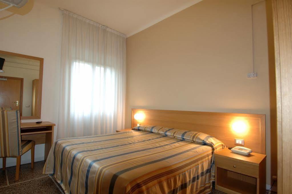 Hotel Moderno Πίζα Εξωτερικό φωτογραφία