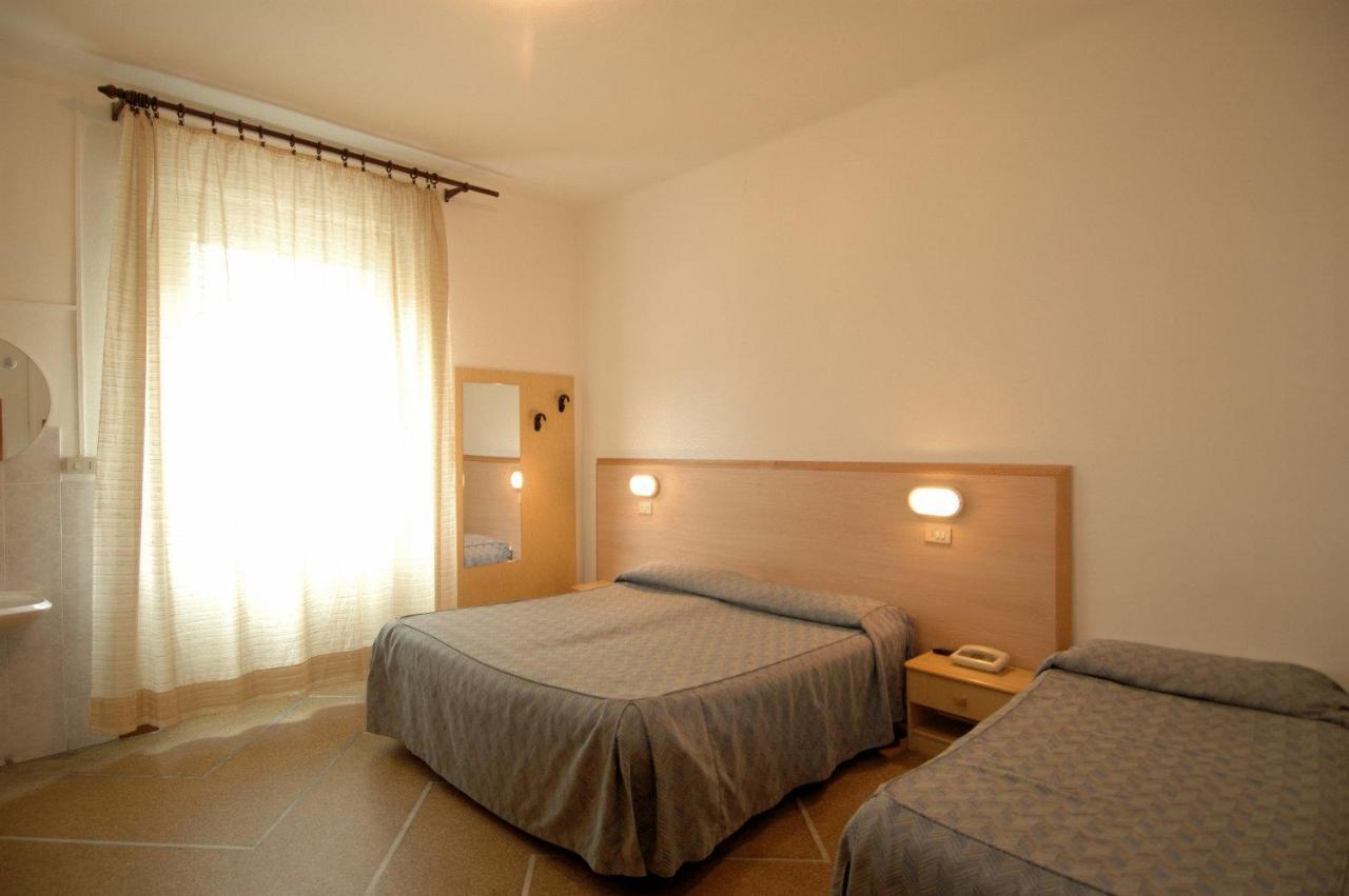 Hotel Moderno Πίζα Δωμάτιο φωτογραφία